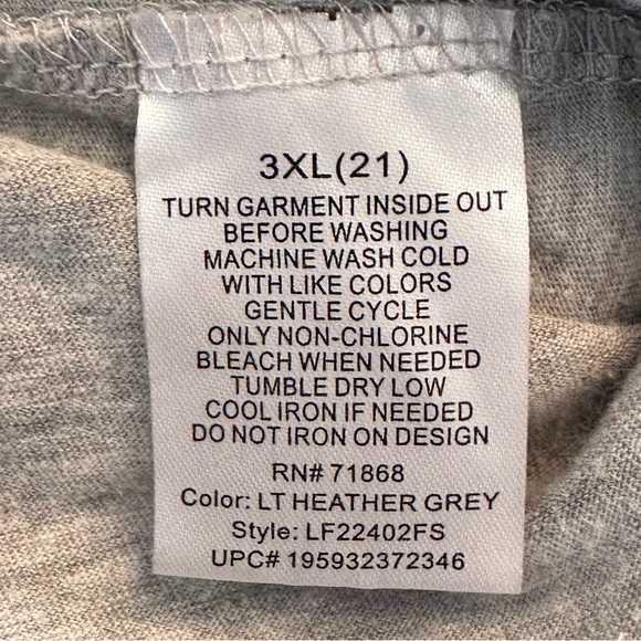 Disney Mickey Mouse Patch Cropped Tee Size 3X - Picture 5 of 6